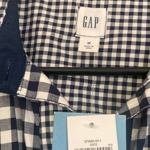 Gap Navy and white dress. Never worn. Smoke free, pet free home.